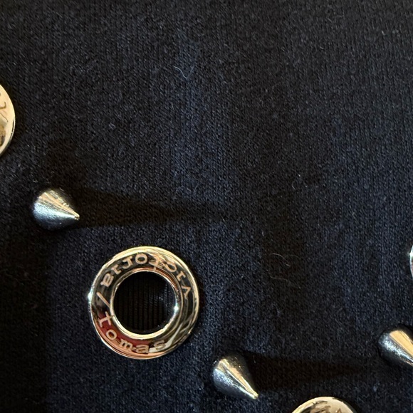 VICTORIA AND TOMAS BLACK HOODIE EYELET SPIKES HEART GOTH MEDIUM RET $250 EUC - Picture 3 of 6